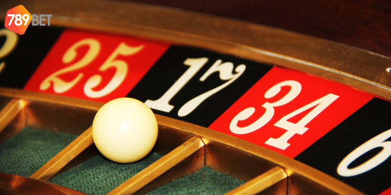Tham gia game Roulette bài kết hợp cùng nhà cái